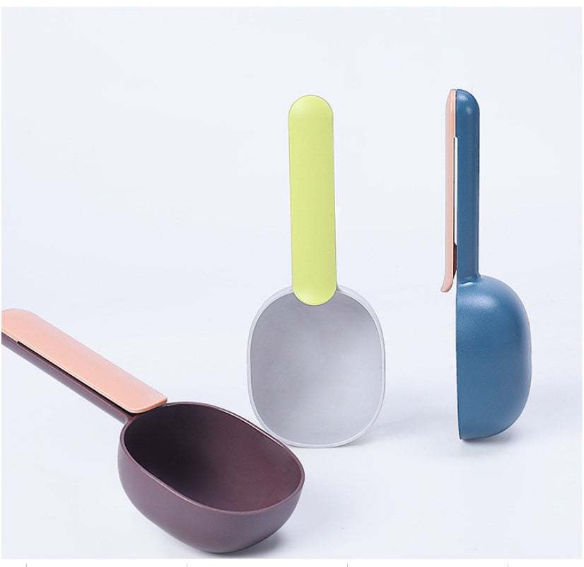 Pet food spoon